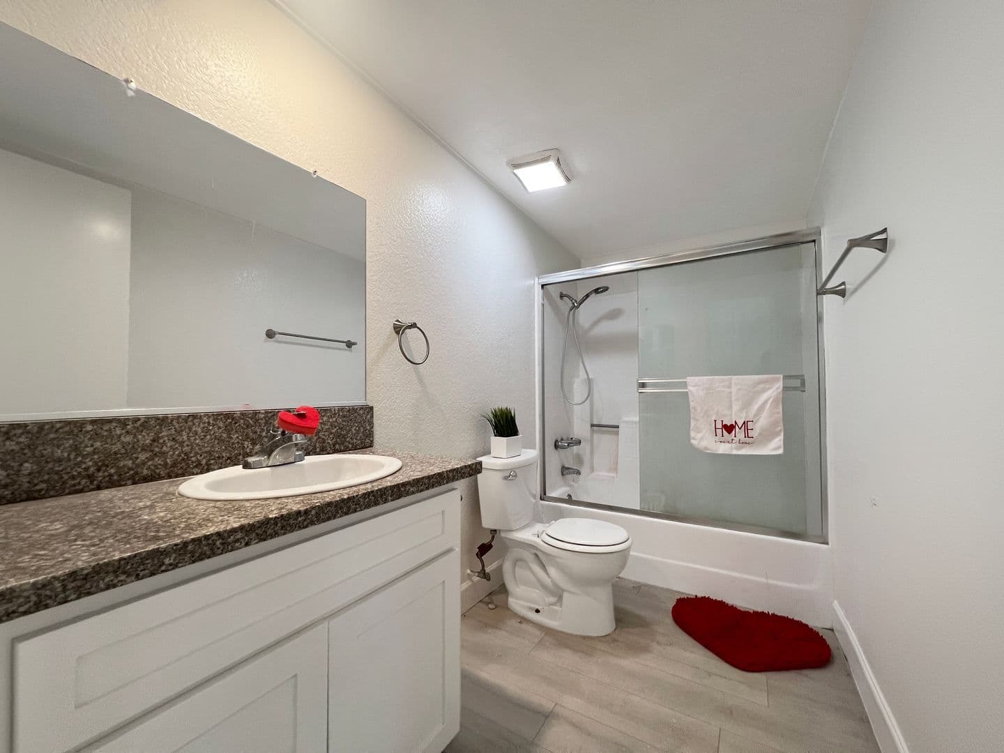 Long Beach Apartment: 5660 - 5706 Linden Ave