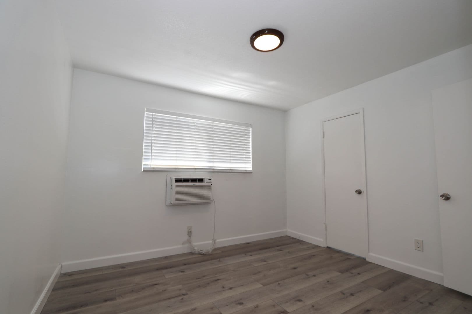 Pasadena Apartment: 460 Vista Ave