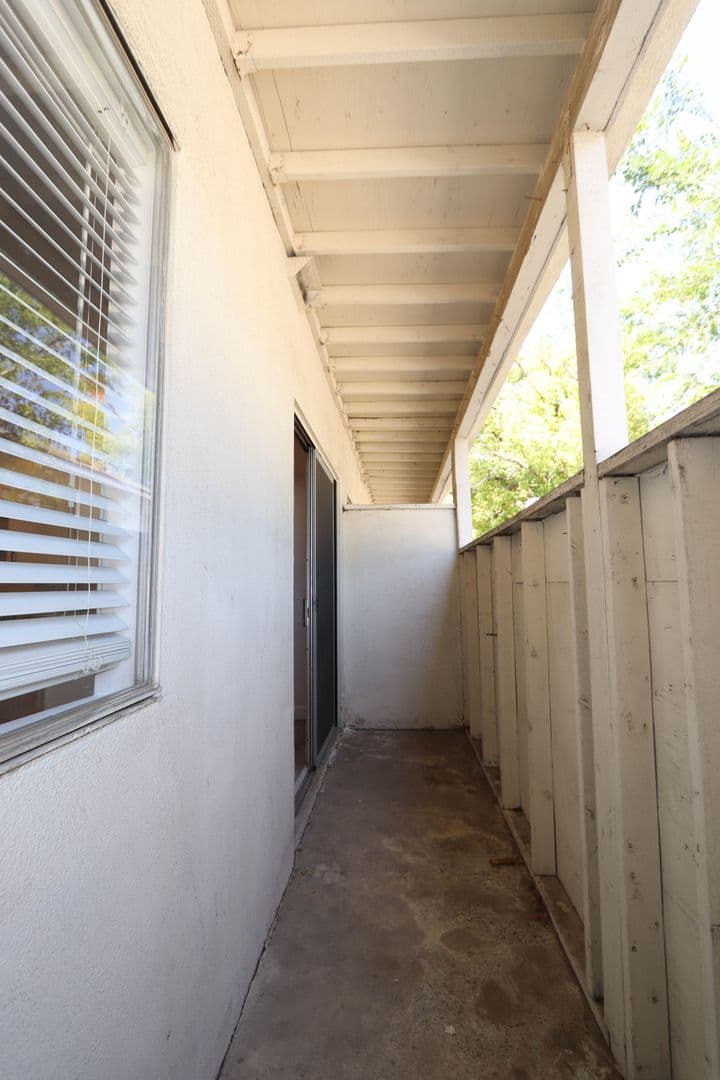 Pasadena Apartment: 460 Vista Ave