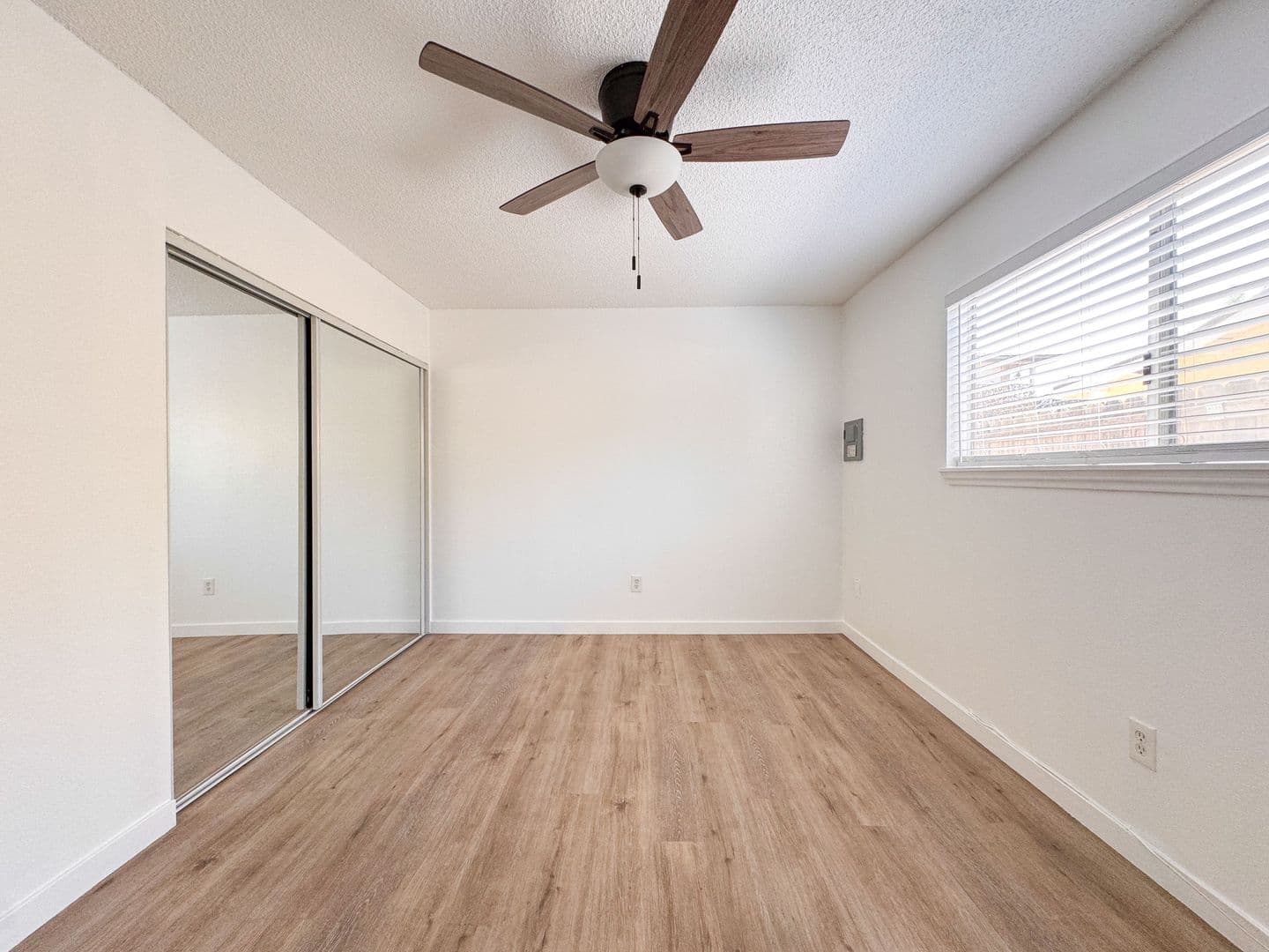 Pasadena Apartment: 460 Vista Ave