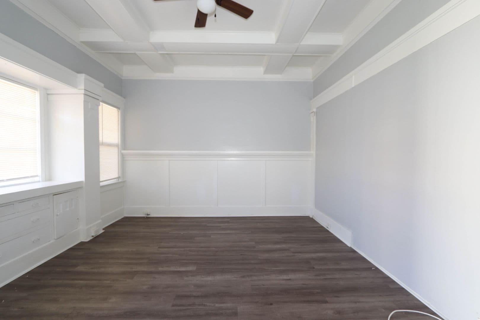 Long Beach Apartment: 1153 E Appleton St