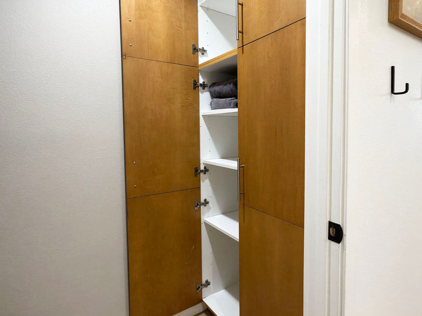 Long Beach House: 150 The Promenade N, Unit 415