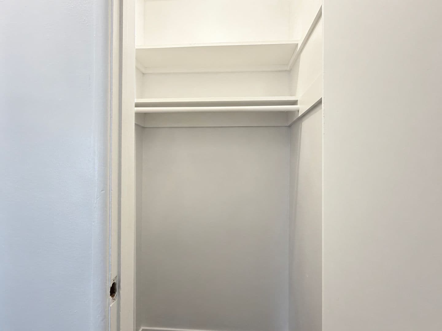 Long Beach Apartment: 1415 Cedar Ave