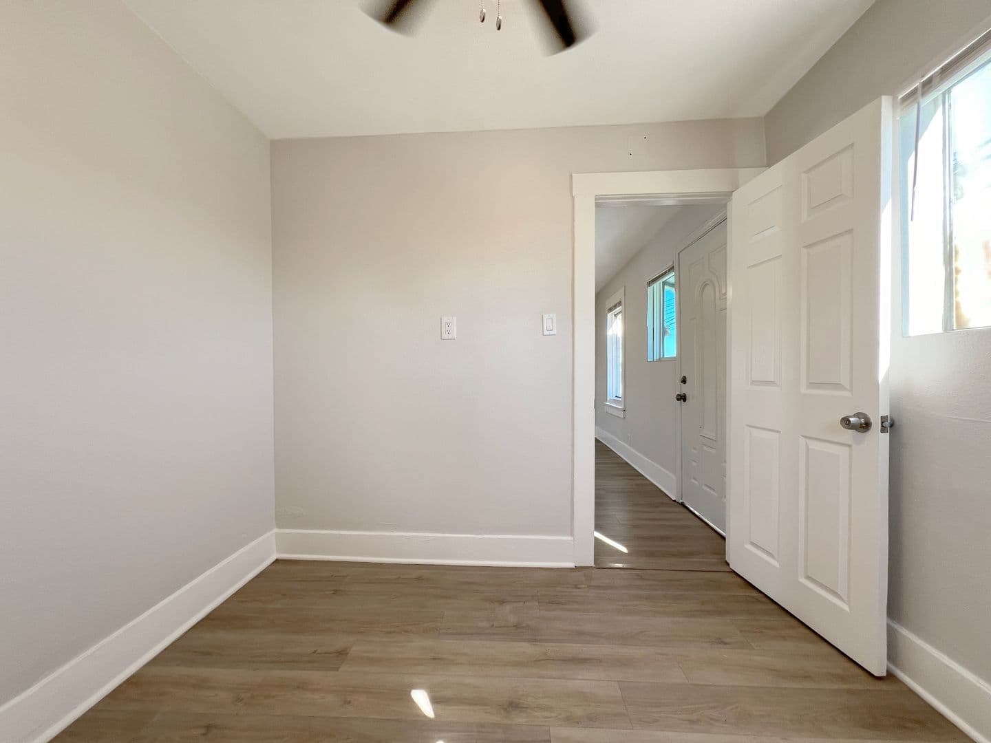 Long Beach Apartment: 2384 Linden Ave