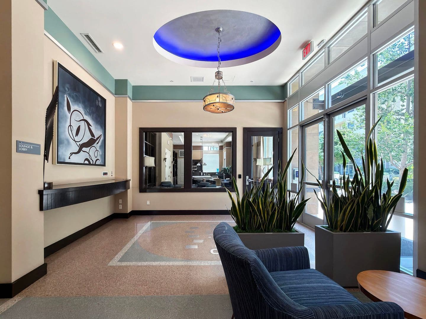 Long Beach House: 150 The Promenade N, Unit 415