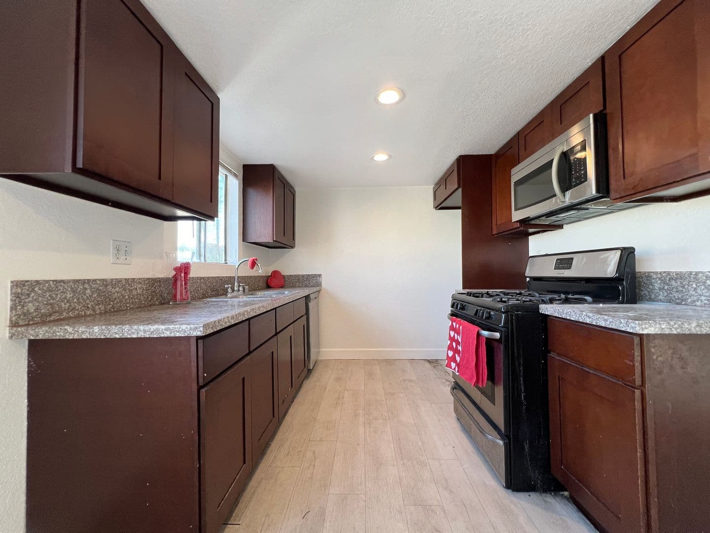 Long Beach Apartment: 5660 - 5706 Linden Ave