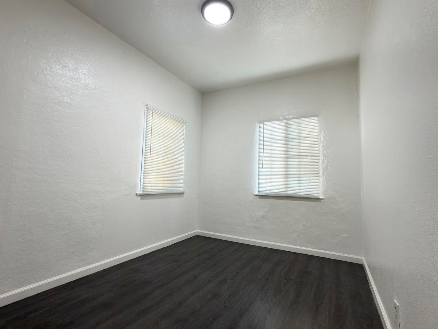 Long Beach Apartment: 1045 Saint Louis Ave