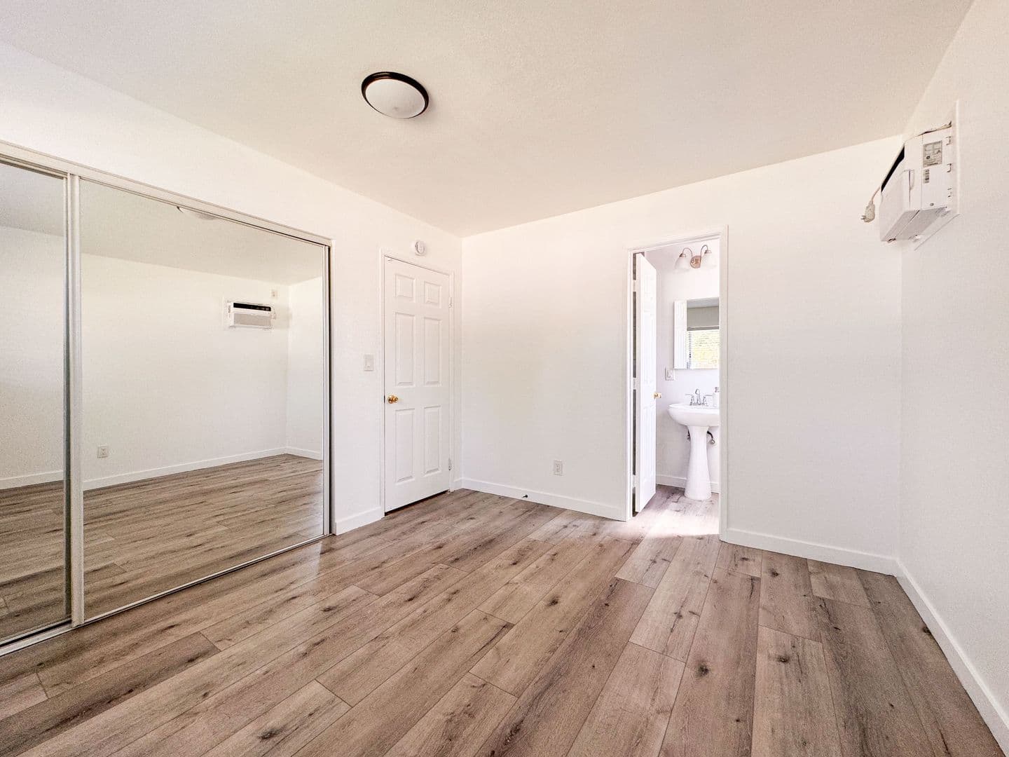 Pasadena Apartment: 460 Vista Ave