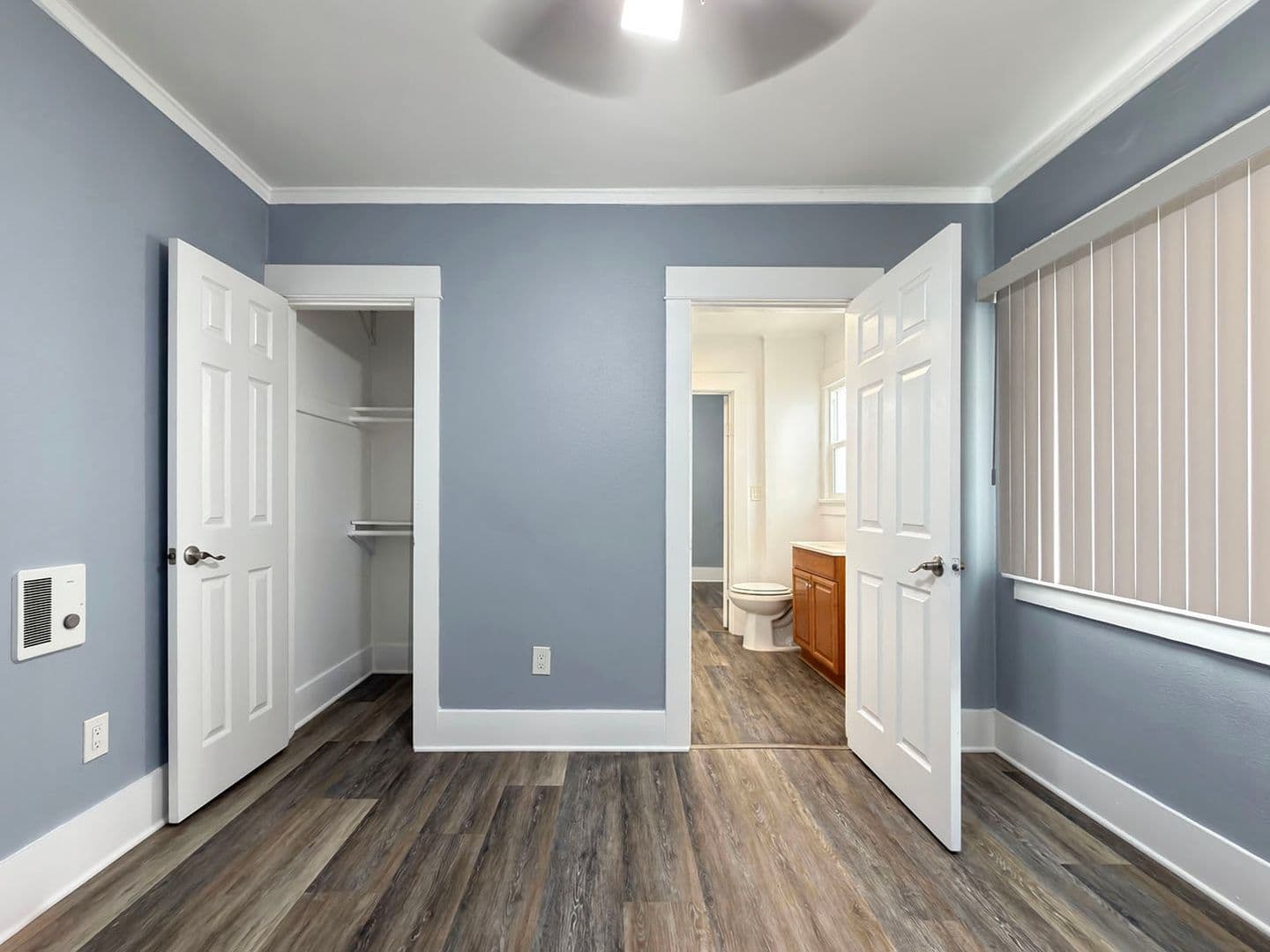 Long Beach Apartment: 1813 E 7th St