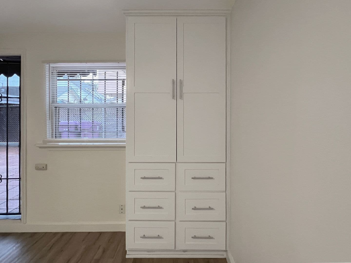 Long Beach Apartment: 1045 Saint Louis Ave