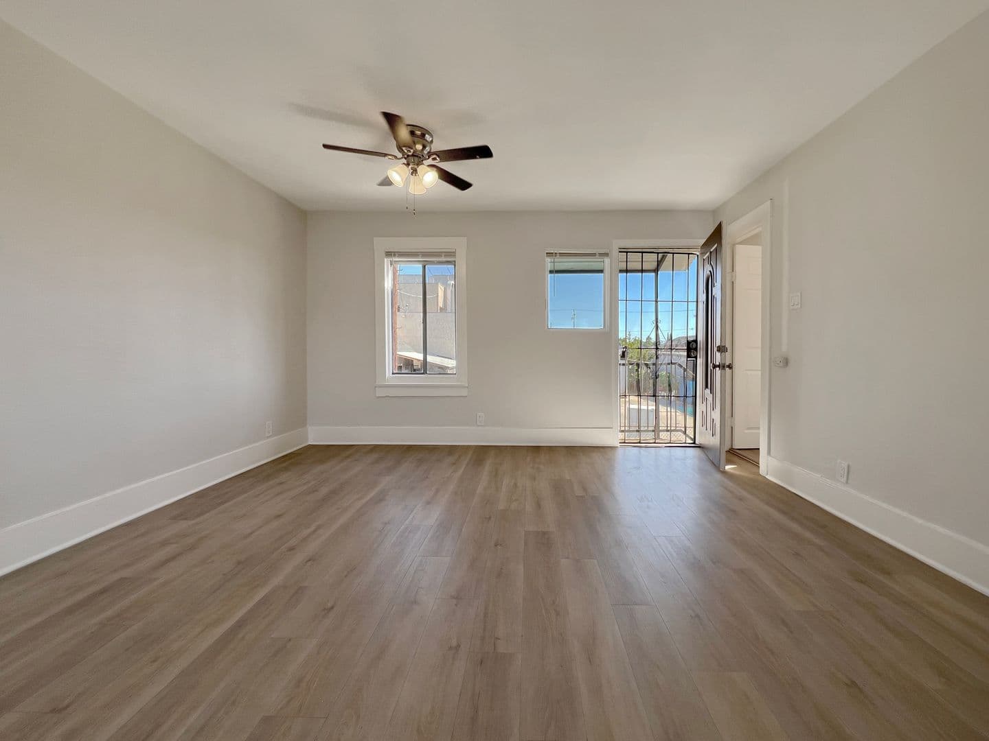 Long Beach Apartment: 2384 Linden Ave