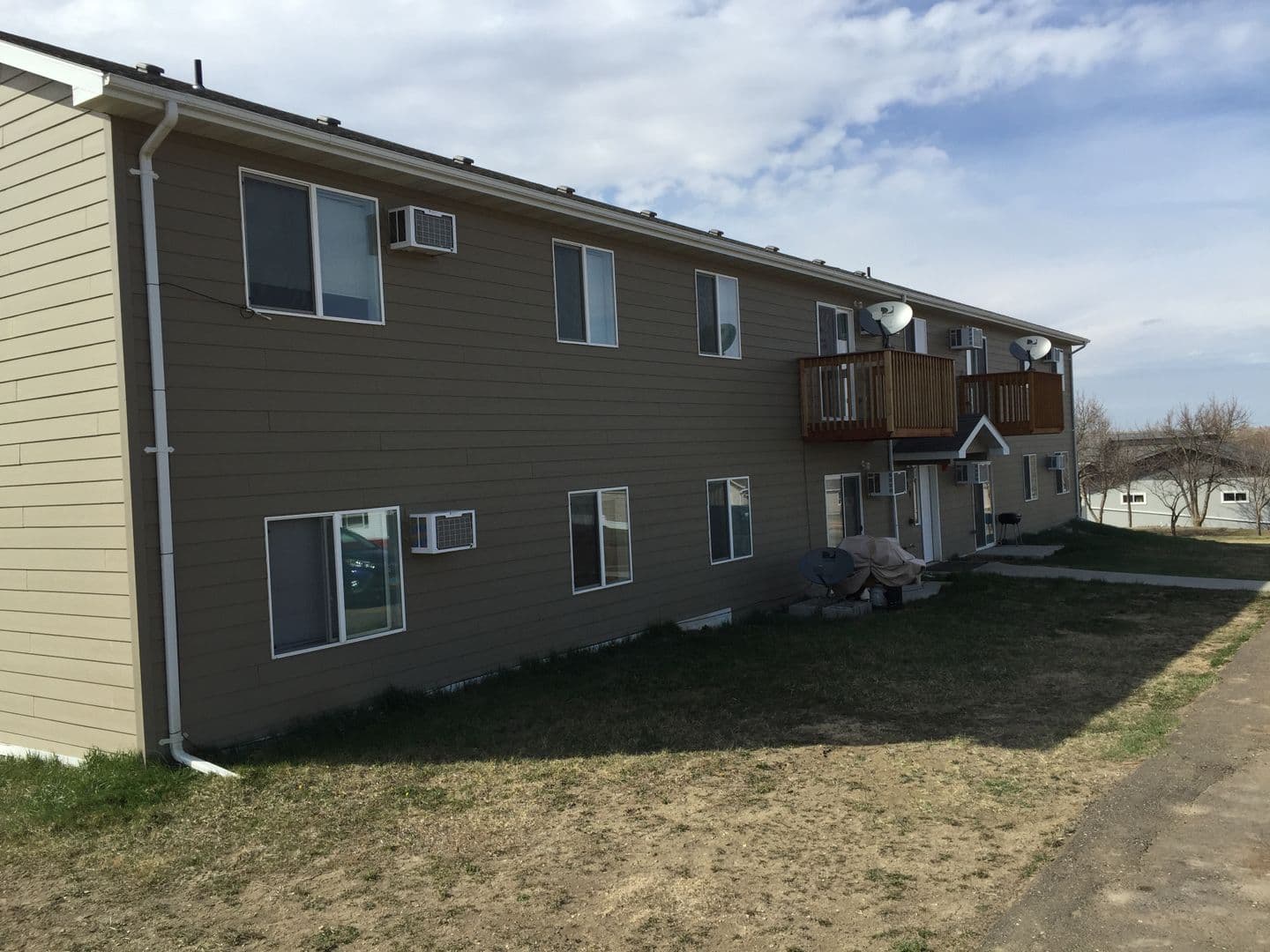 Belfield Apartment: 209 2nd St SE