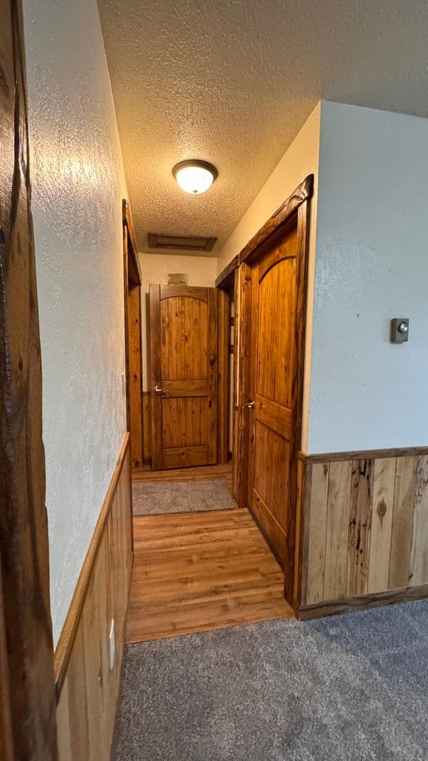 Dunn Center Apartment: 253 W Main