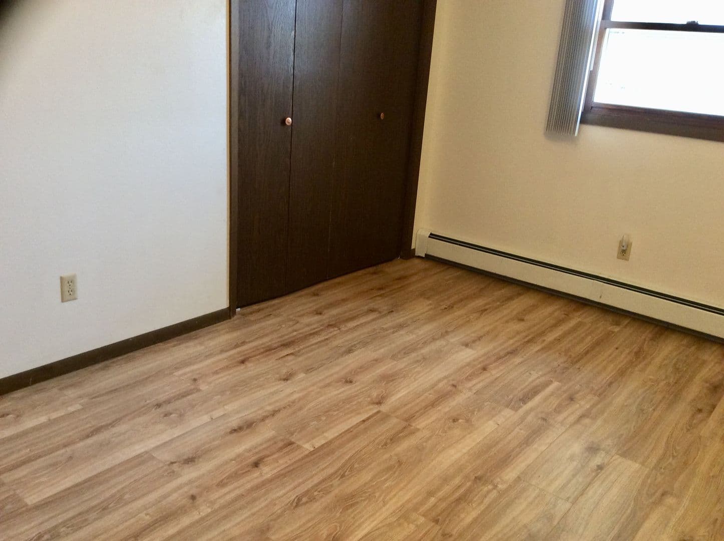 Dickinson Apartment: 971 Foster