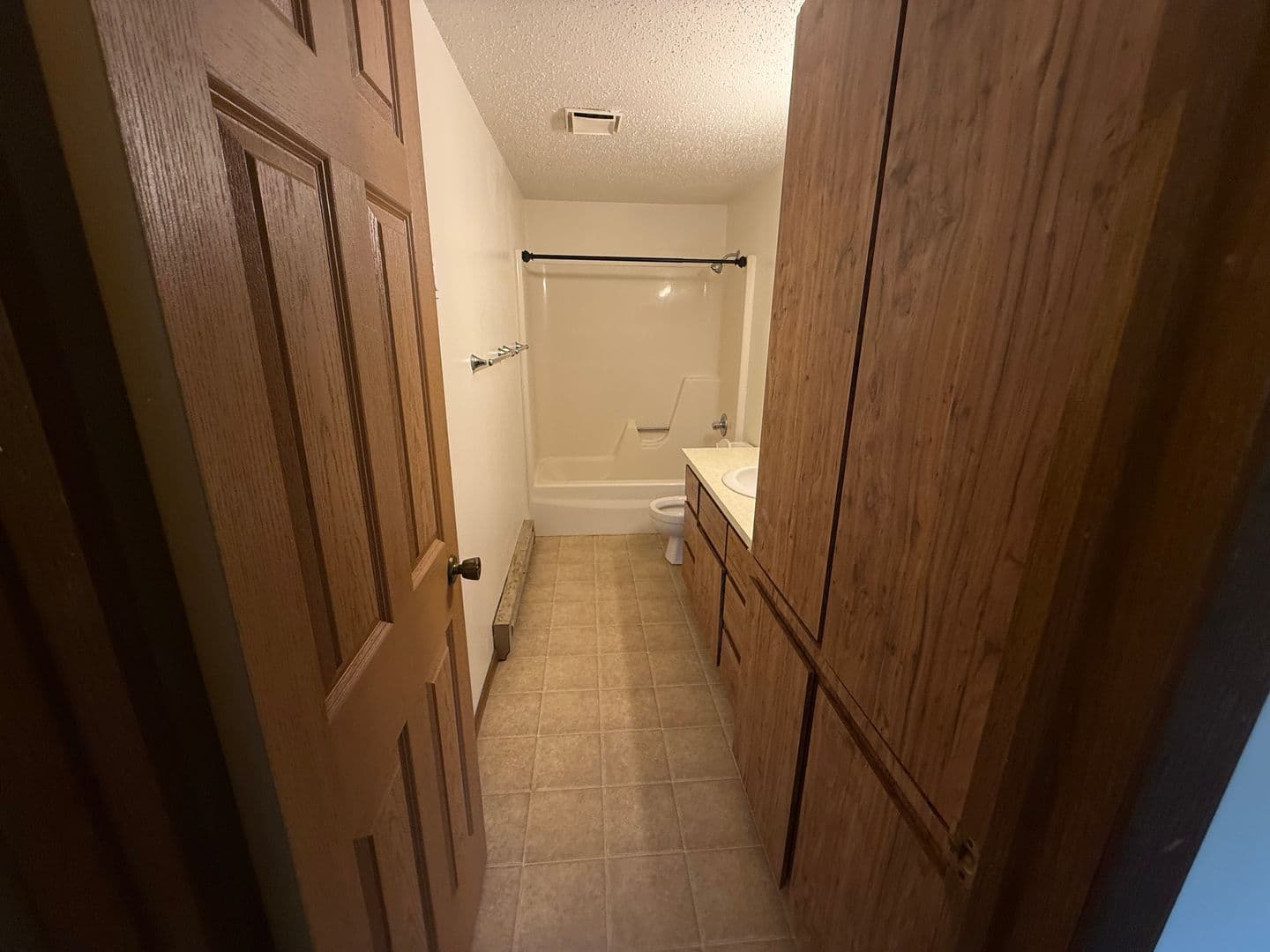 Dickinson Apartment: 669 7th St SW