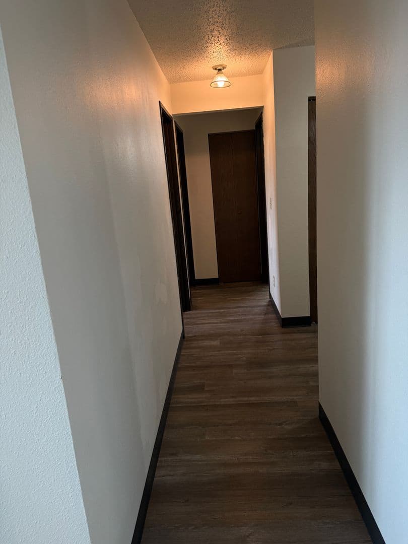 Dickinson Apartment: 1612 Praire Ave