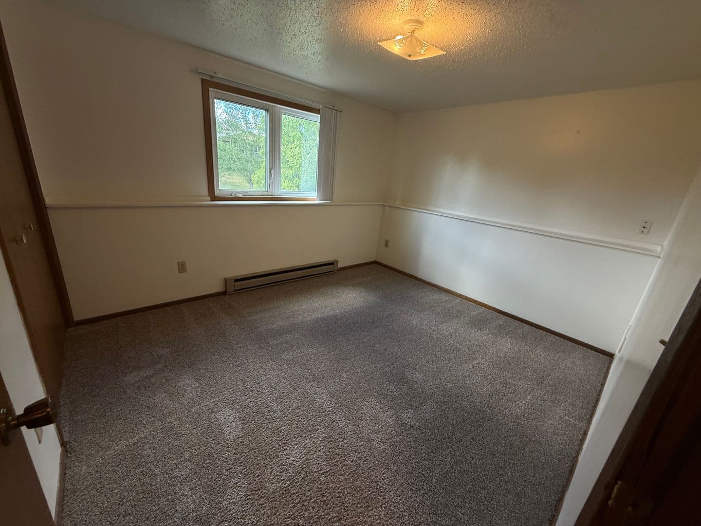 Dickinson Apartment: 669 7th St SW