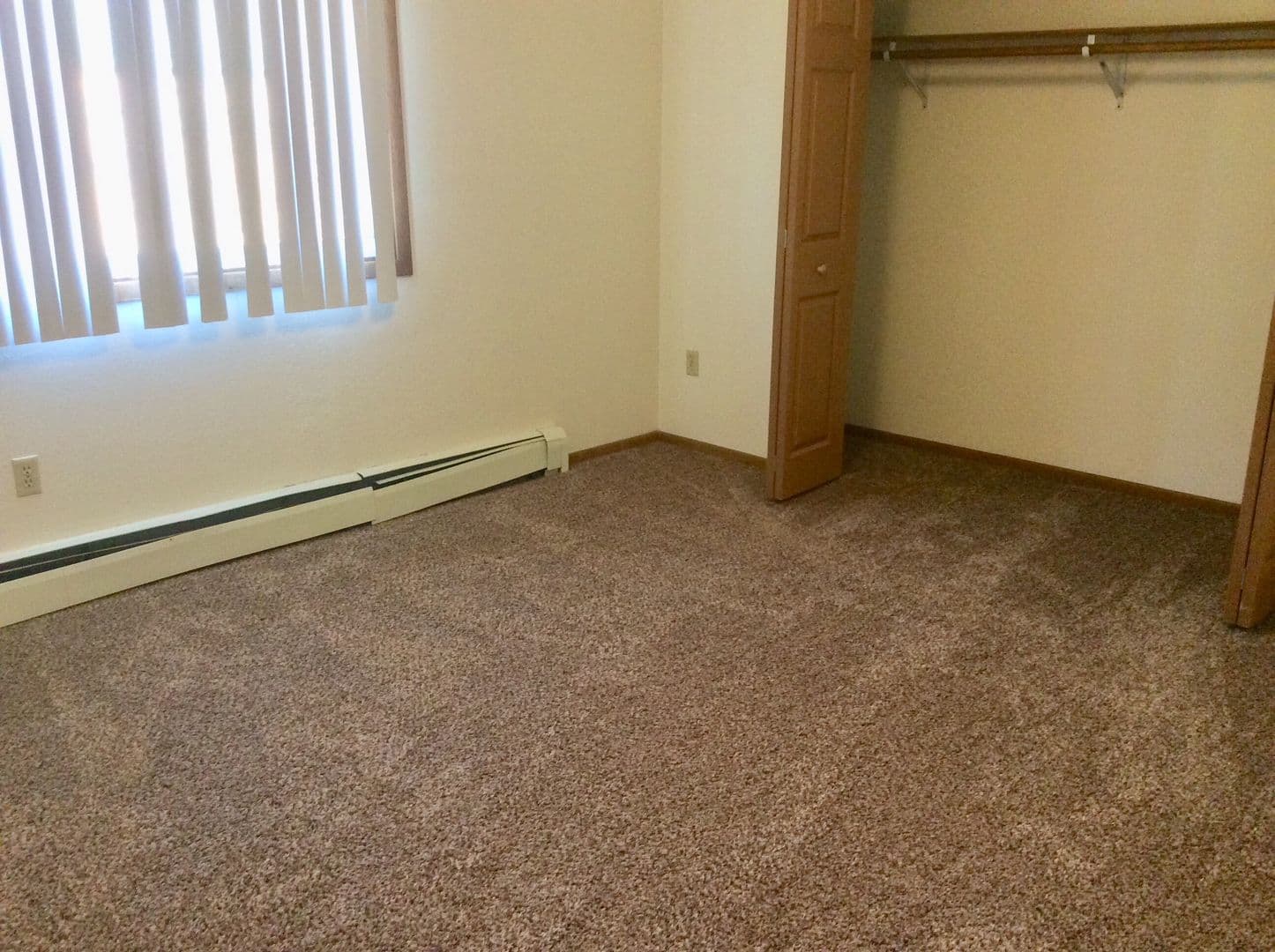 Dickinson Apartment: 1156 21st St West