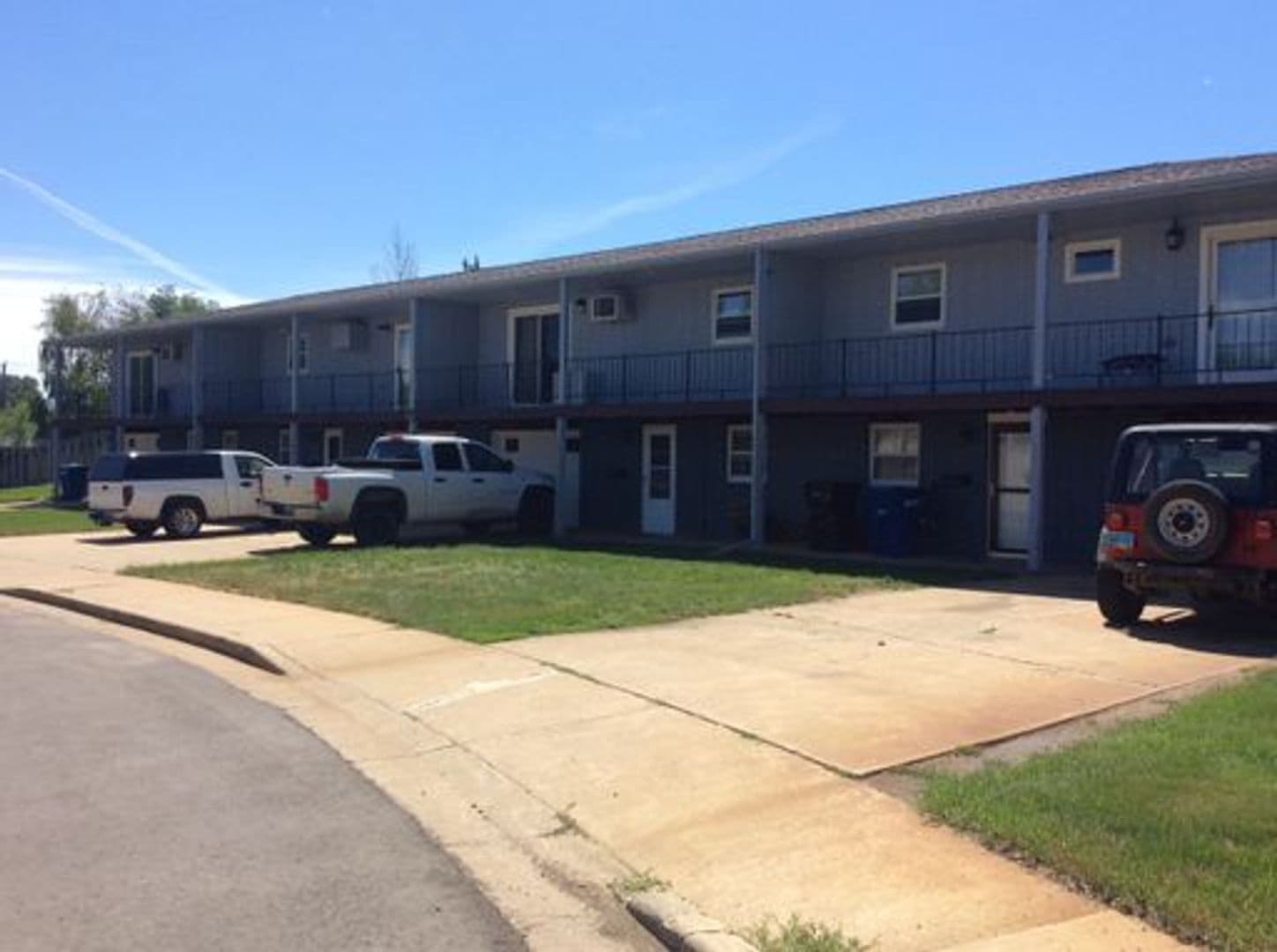 Dickinson Apartment: 931 Foster