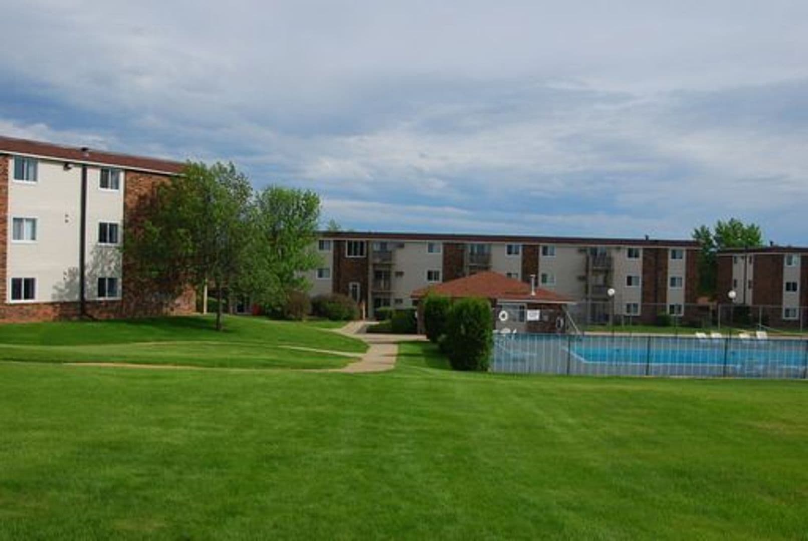 Dickinson Apartment: 1156 21st St West
