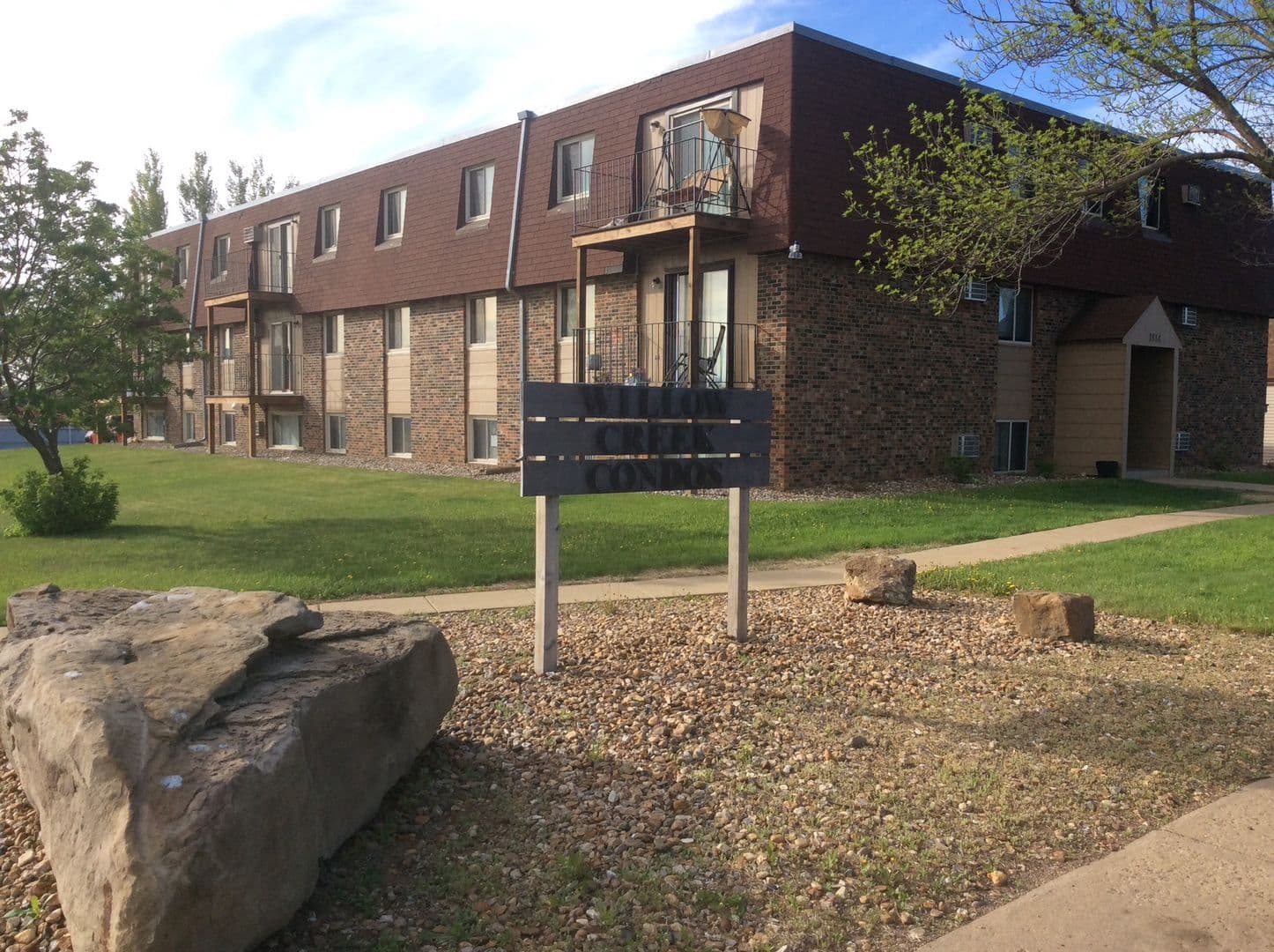 Dickinson Apartment: 1814 Prairie Ave