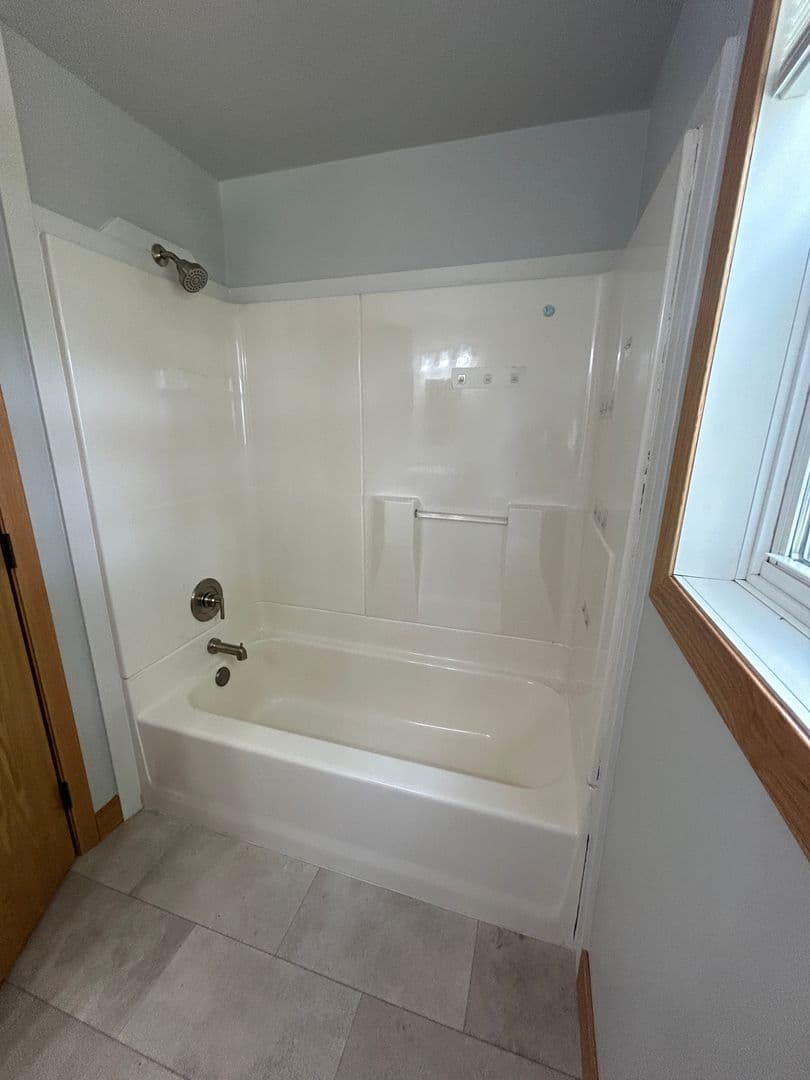 Dickinson House: 836 5th Ave W