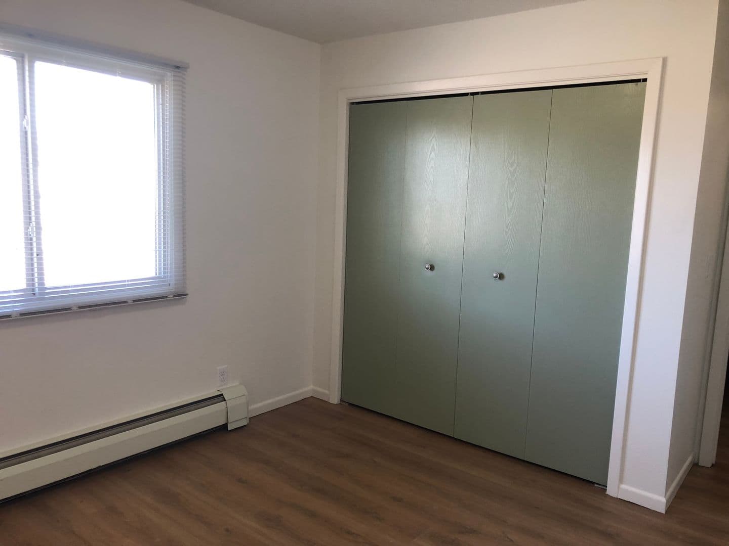 Dickinson Apartment: 1189 17th Ave W