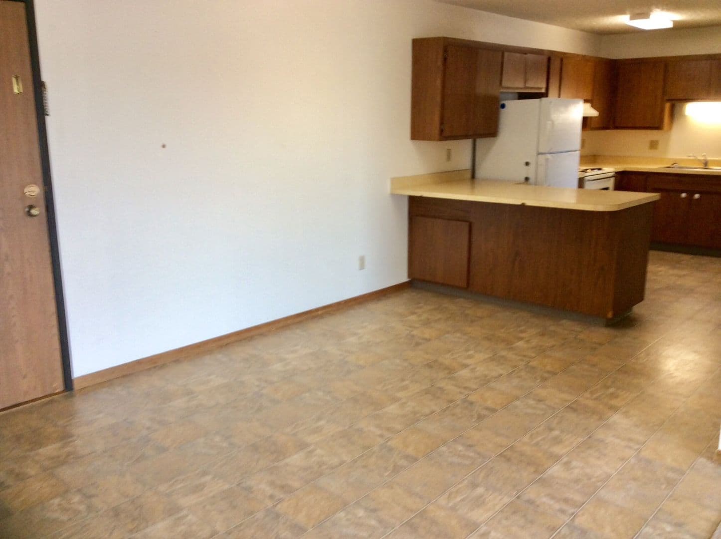Dickinson Apartment: 1678 Prairie Avenue