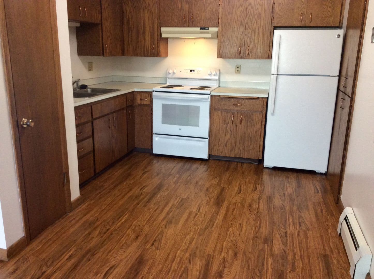 Dickinson Apartment: 338 1st Ave E