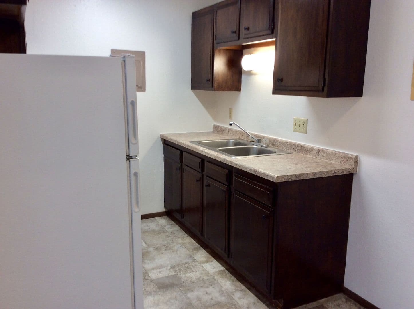 Dickinson Apartment: 162 9th Avenue East