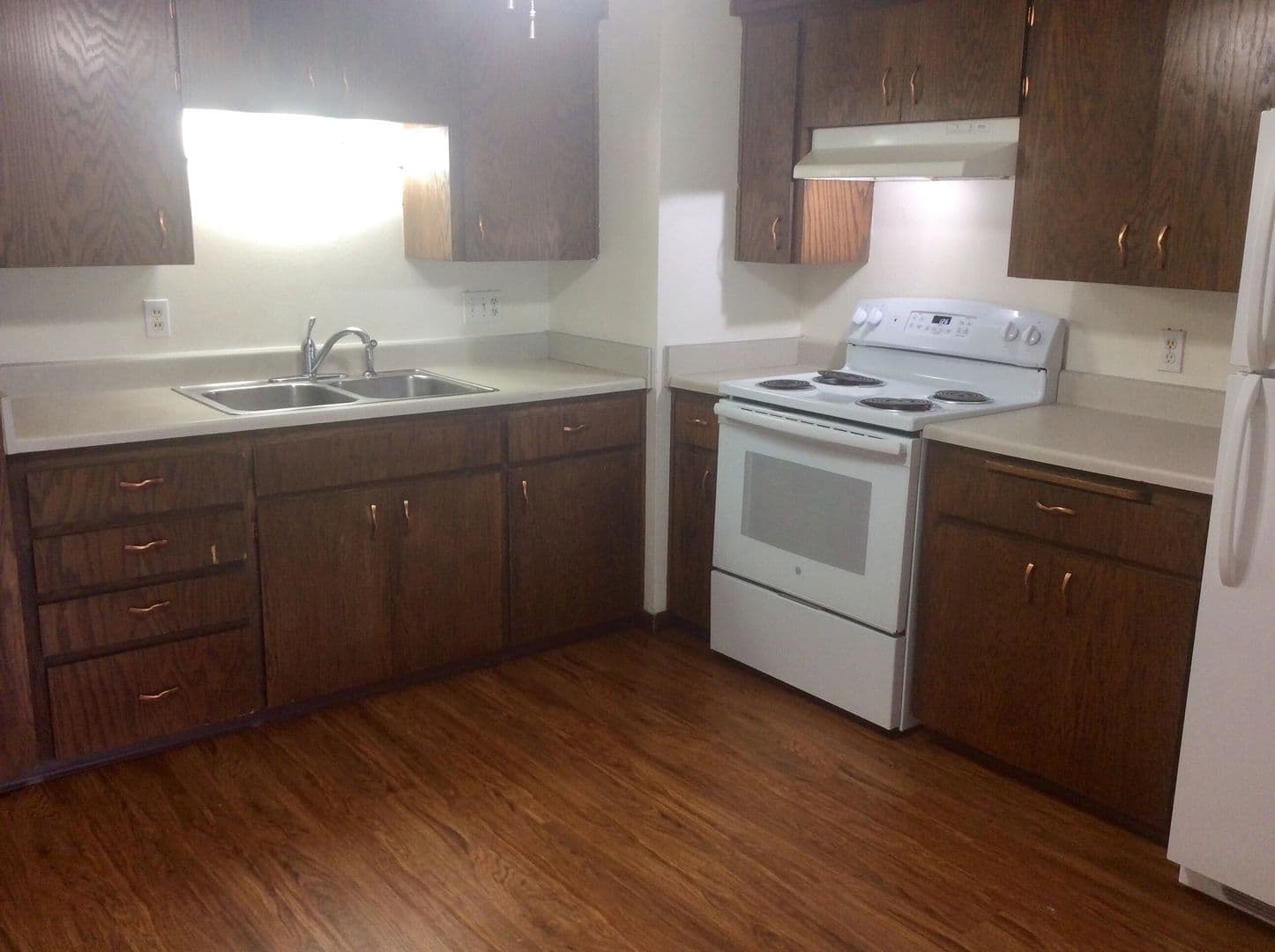 Dickinson Apartment: 423/425 Sims St