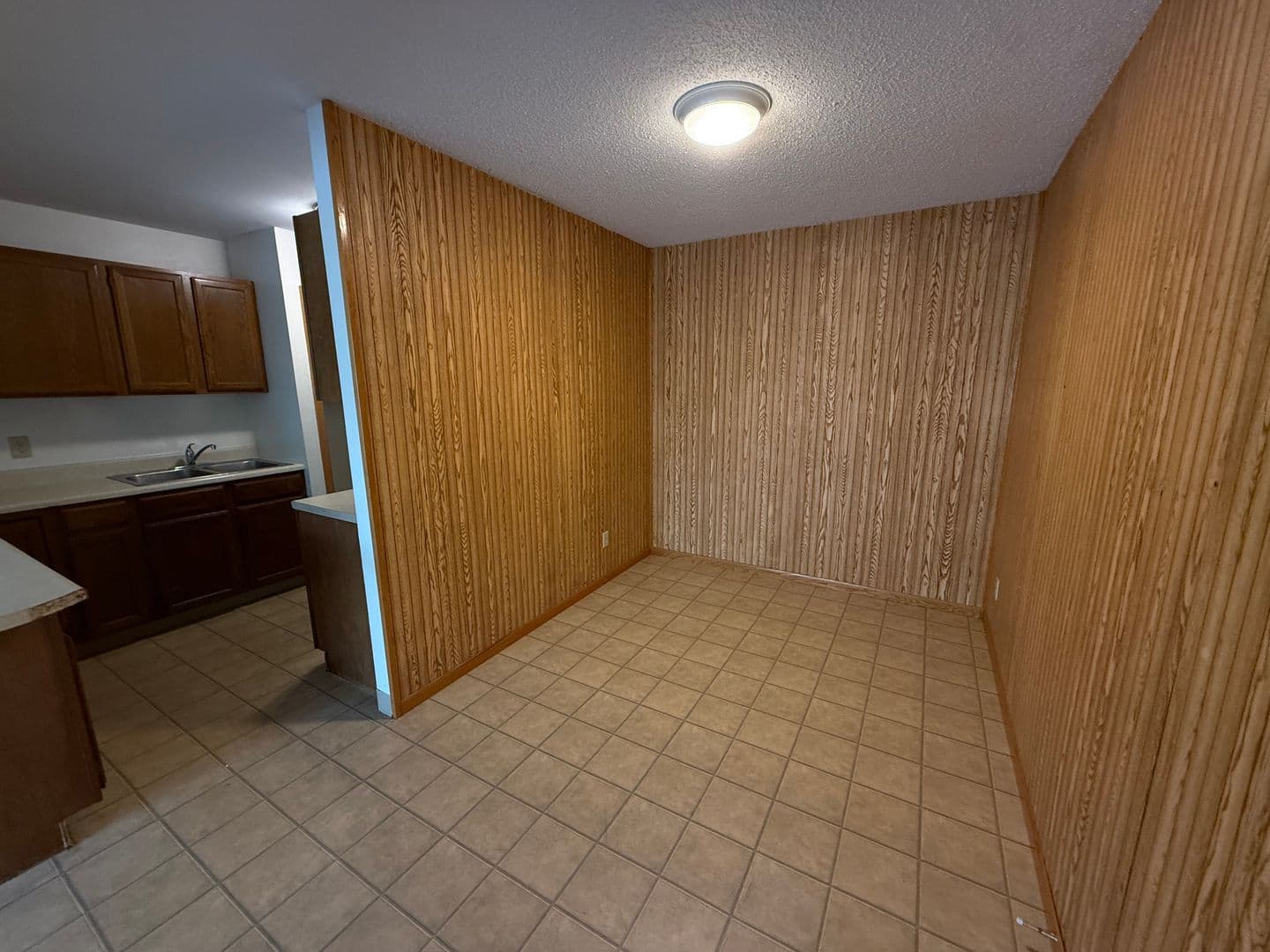 Dickinson Apartment: 223 13th Avenue W