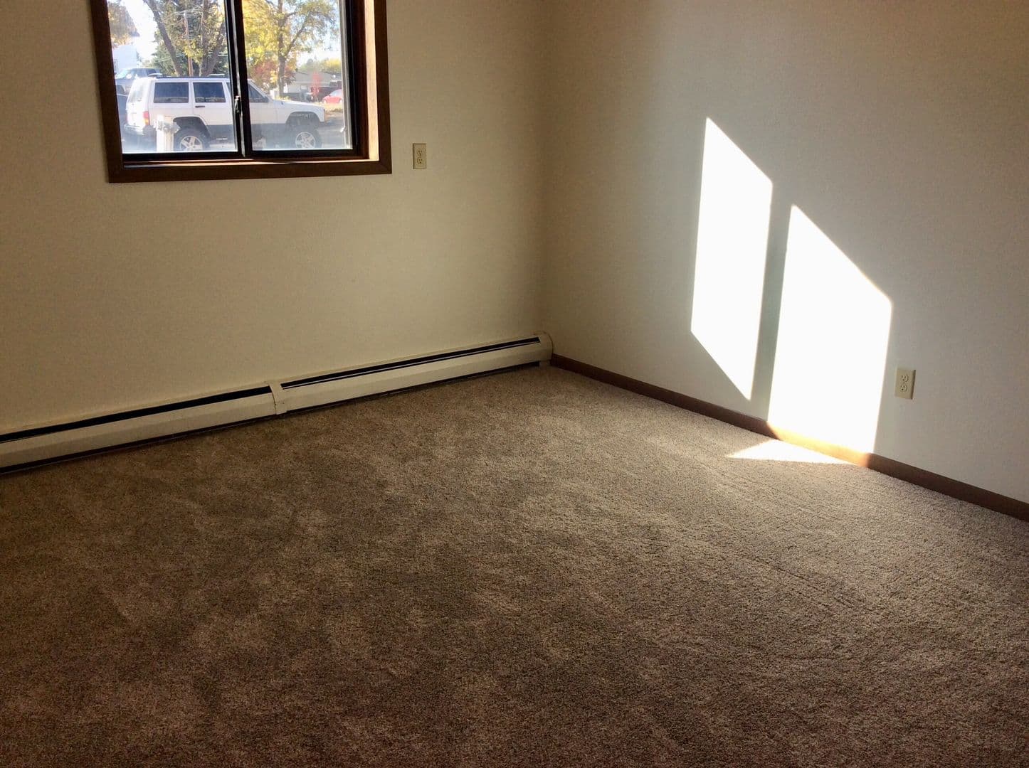 Dickinson Apartment: 177 10th Avenue East