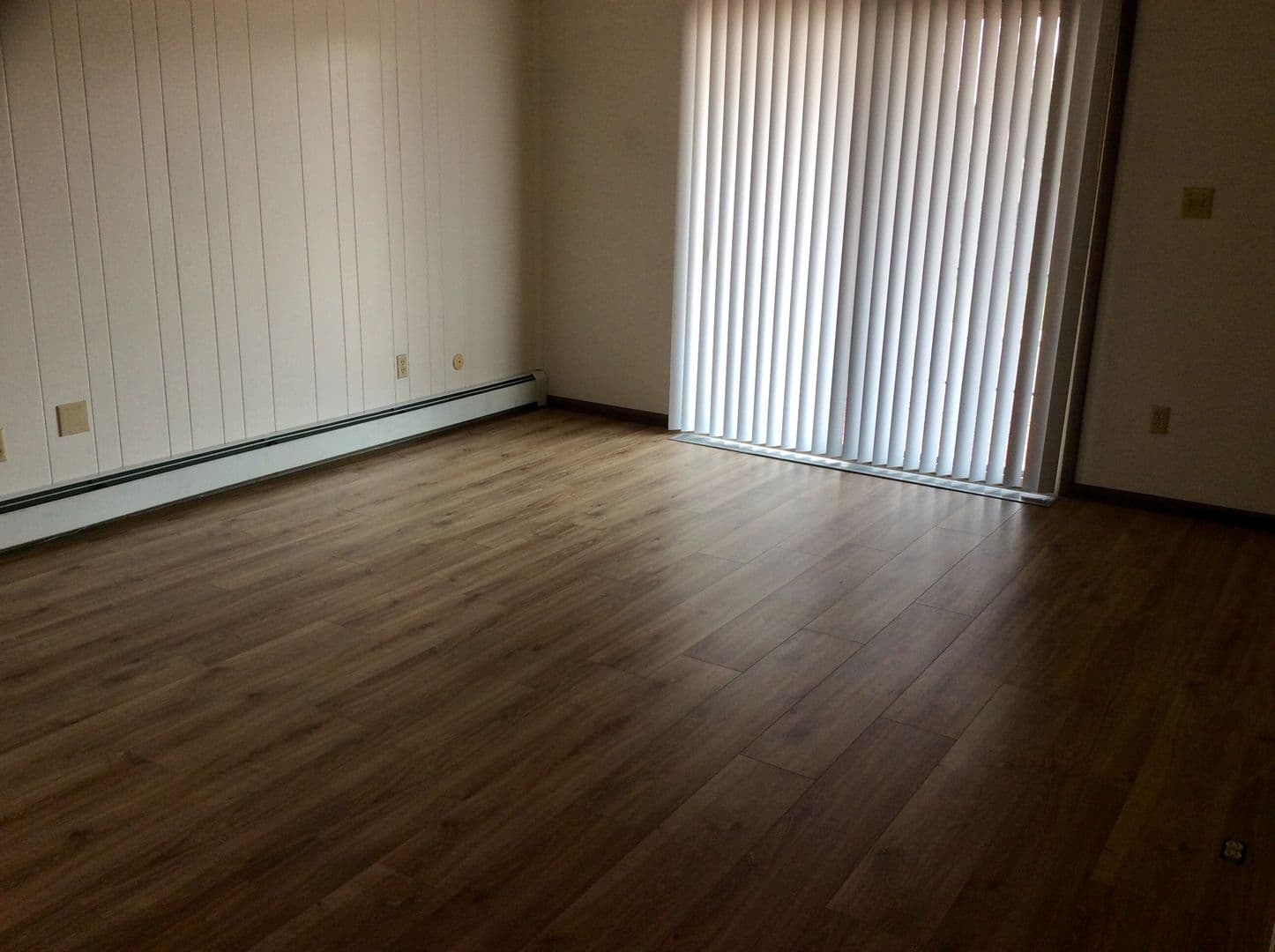 Dickinson Apartment: 971 Foster