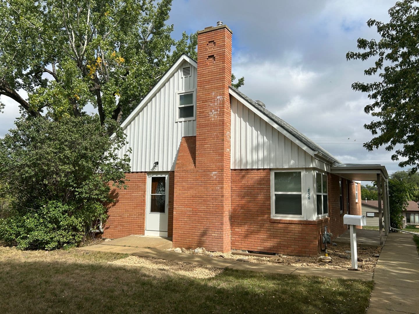 Dickinson House: 836 5th Ave W