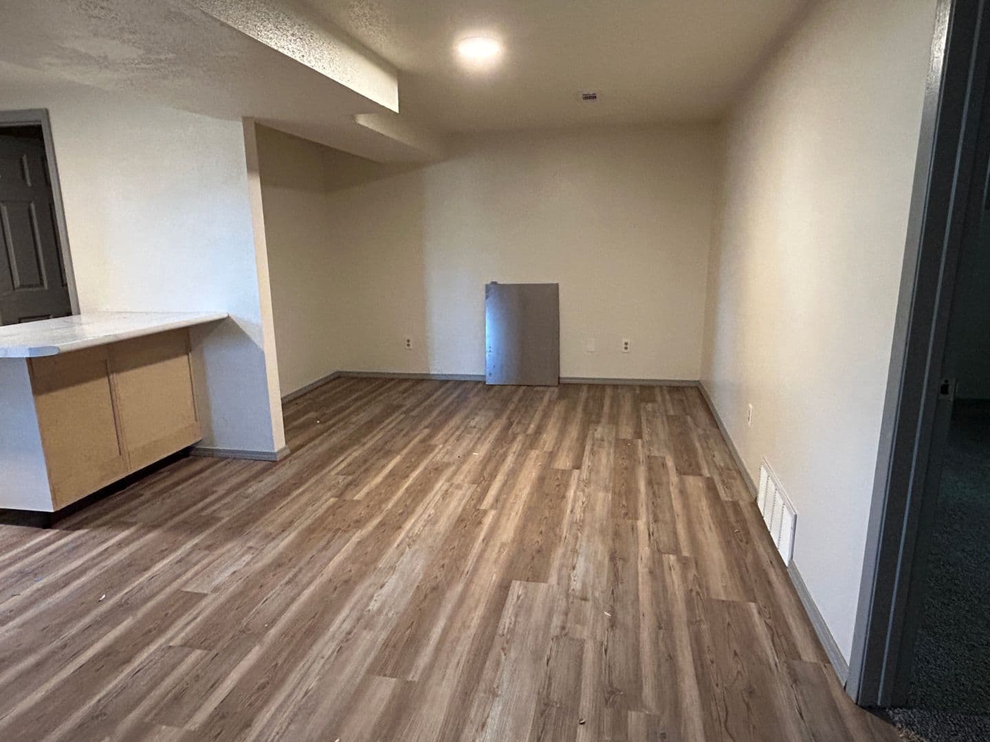 Dickinson Apartment: 904 1st St E