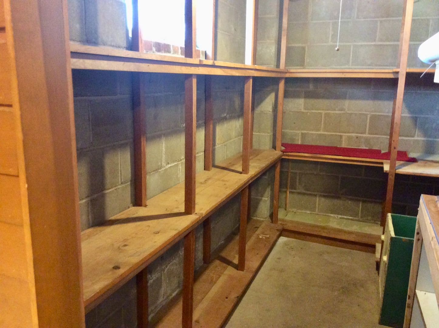Dickinson Apartment: 1045 1st St W