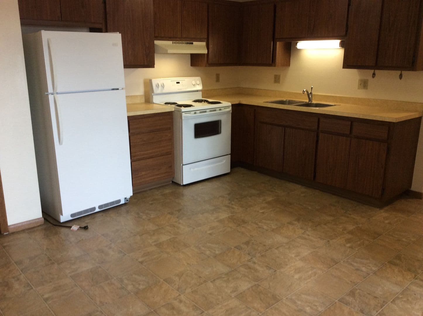 Dickinson Apartment: 1678 Prairie Avenue