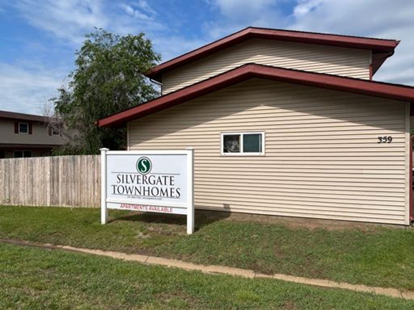 Dickinson Apartment: 343 9th Ave E