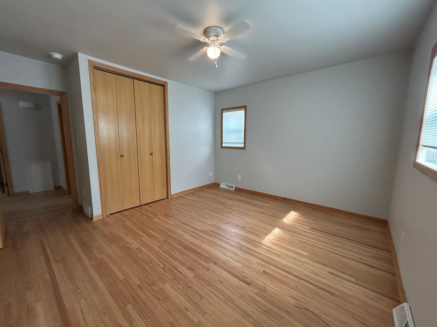Dickinson House: 836 5th Ave W