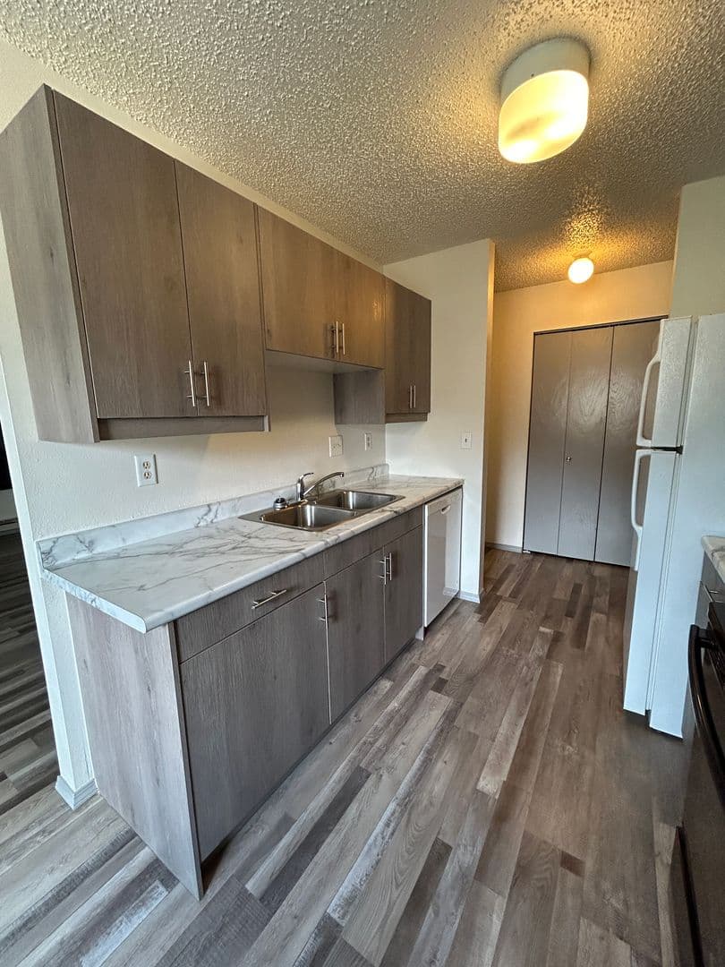 South Heart Apartment: 507 Bruce Ave