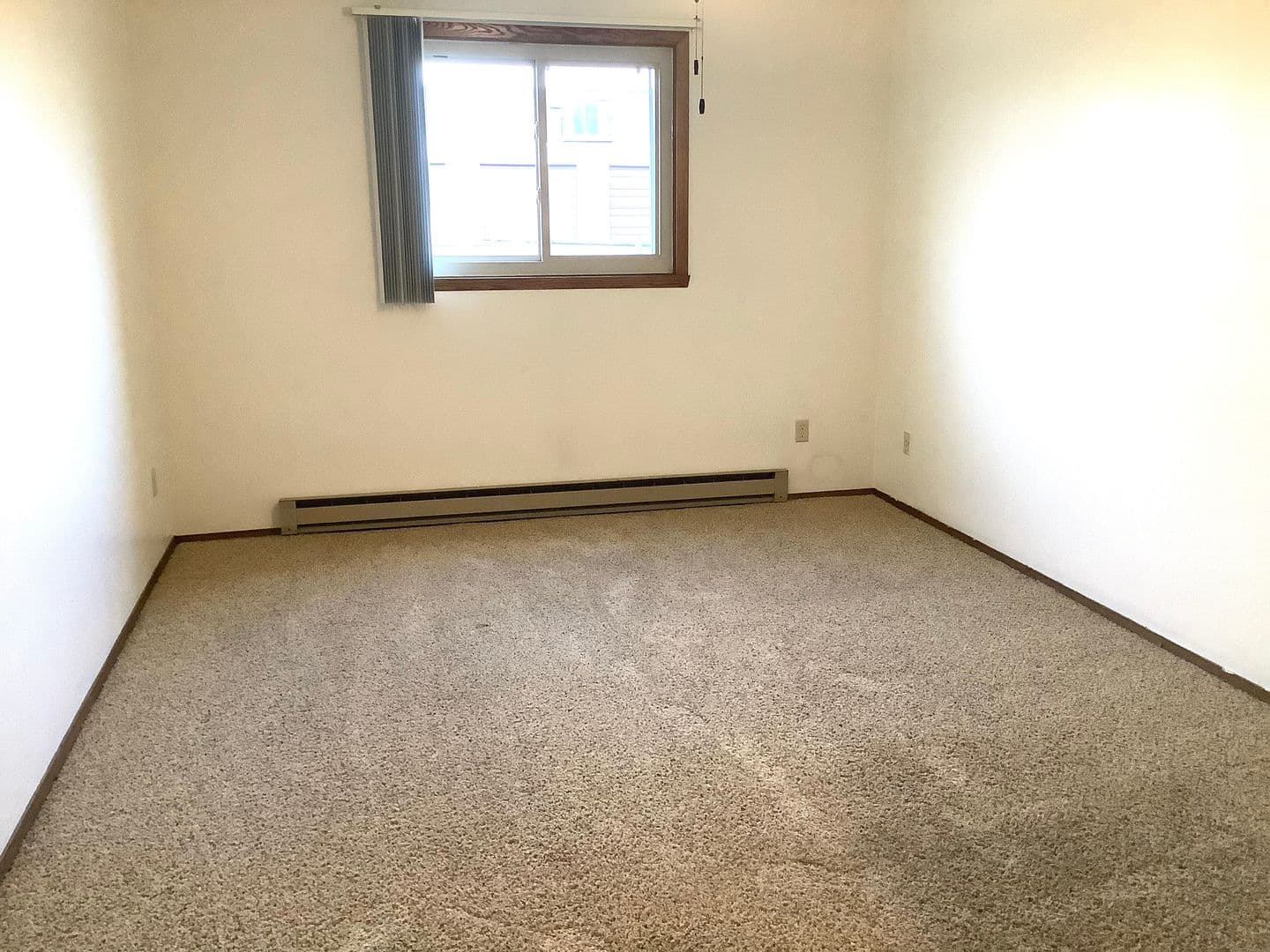 Dickinson Apartment: 1814 Praire Ave