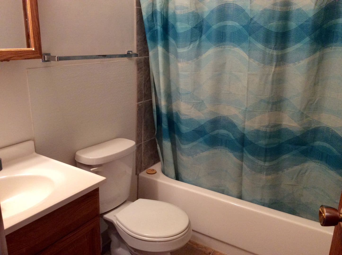 Dickinson Apartment: 138 13th Avenue W