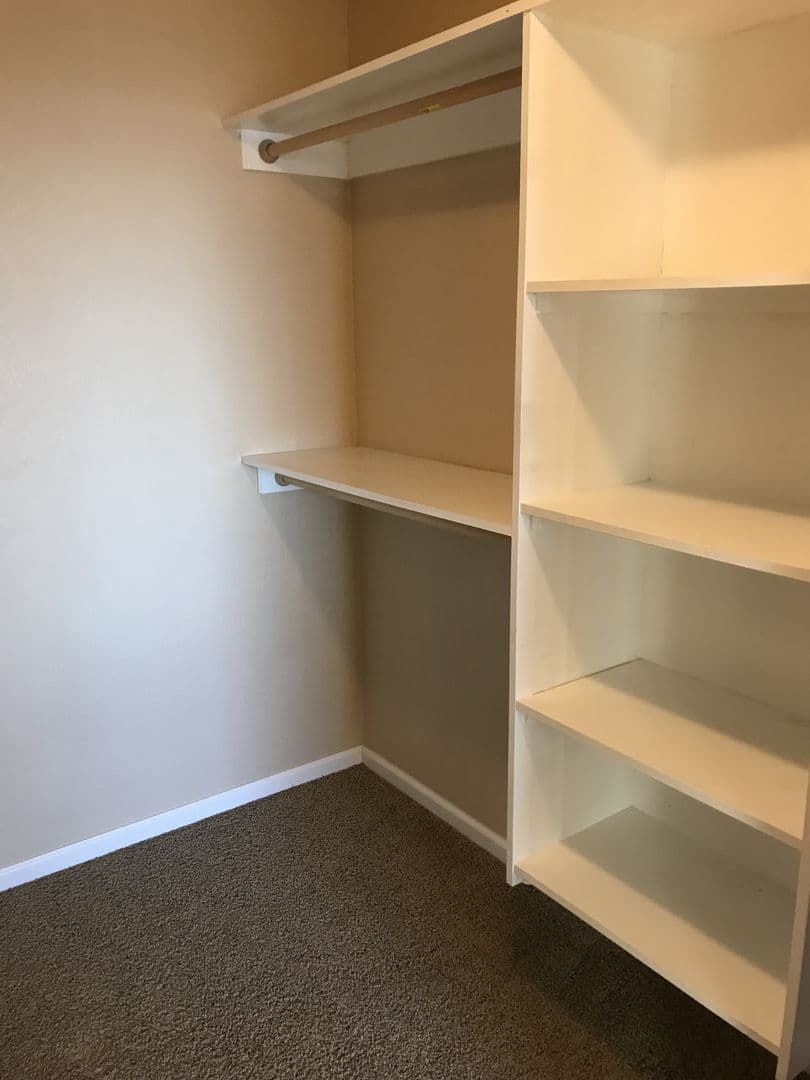 Belfield Apartment: 209 2nd St SE