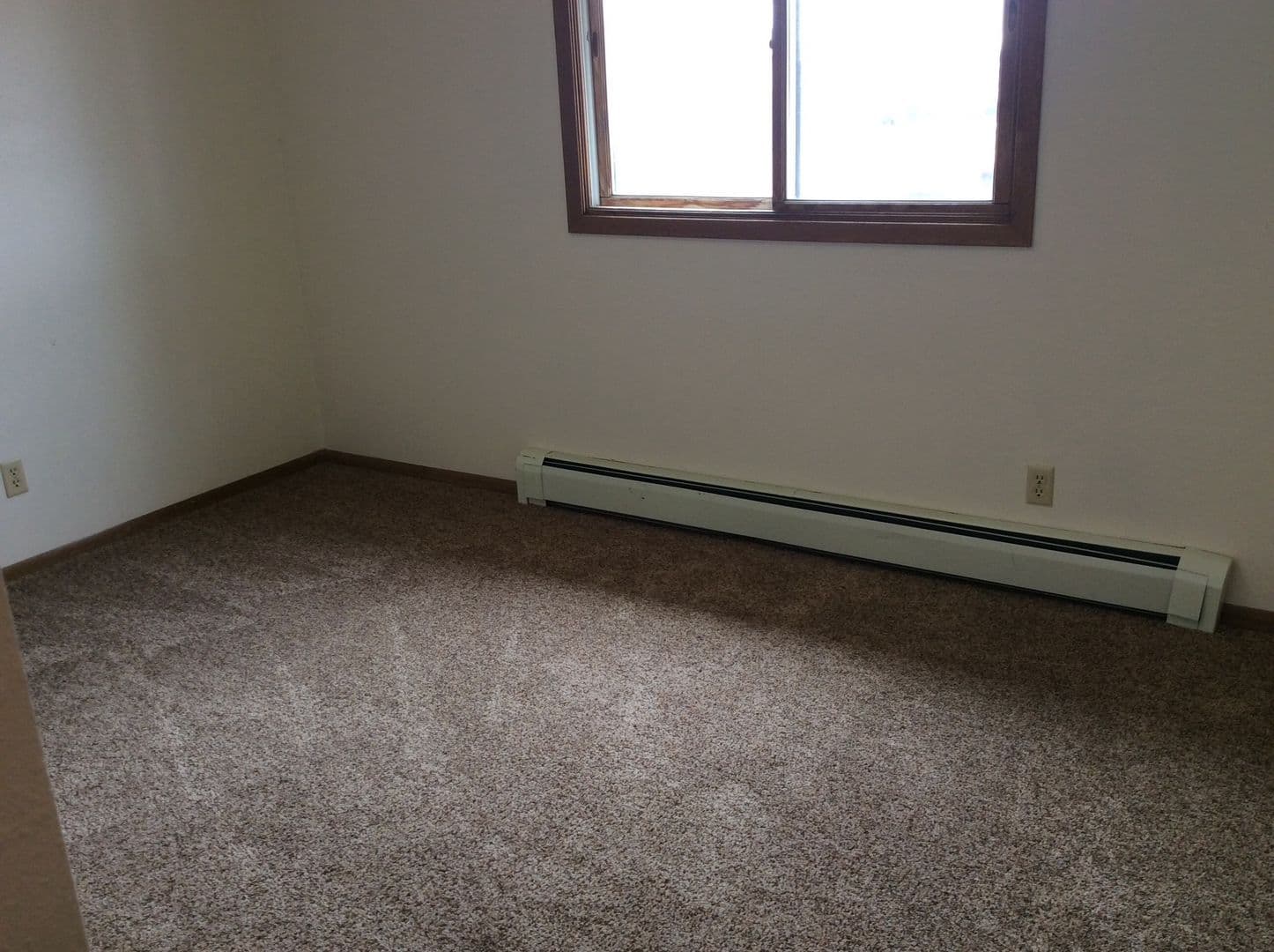 Dickinson Apartment: 1678 Prairie Avenue