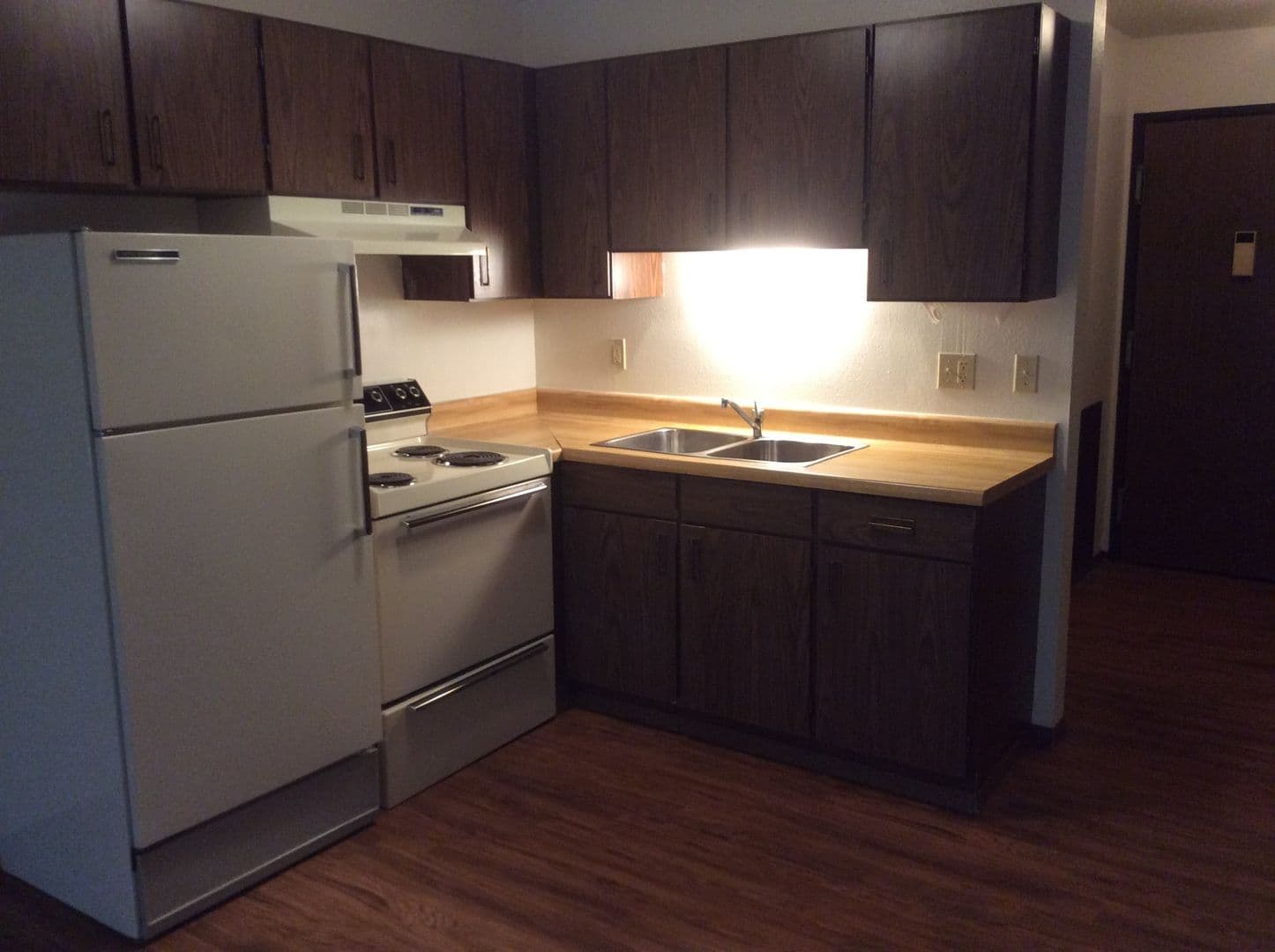 Dickinson Apartment: 177 10th Avenue East
