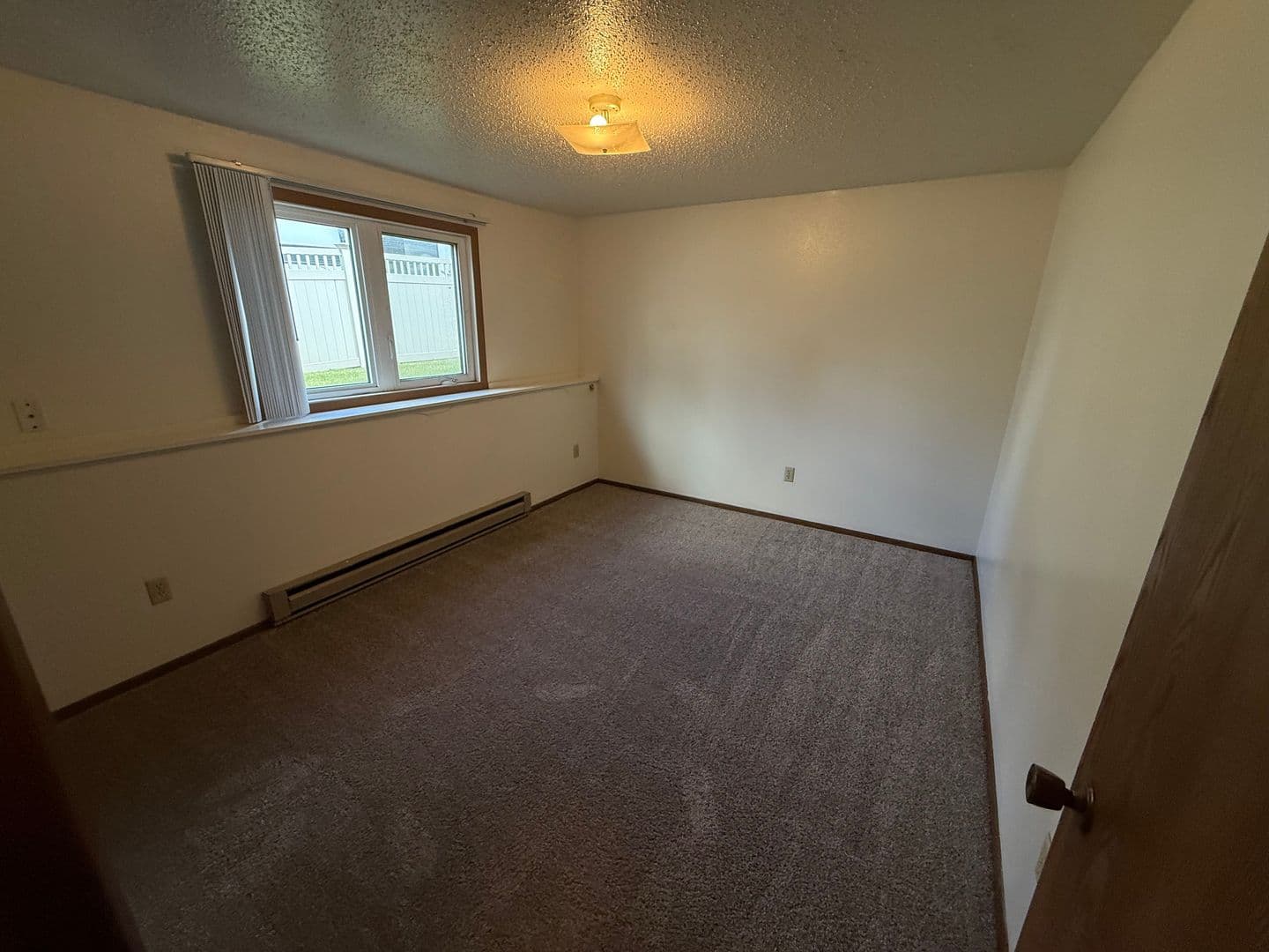 Dickinson Apartment: 669 7th St SW