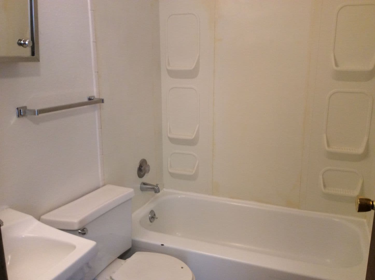 Dickinson Apartment: 162 9th Avenue East