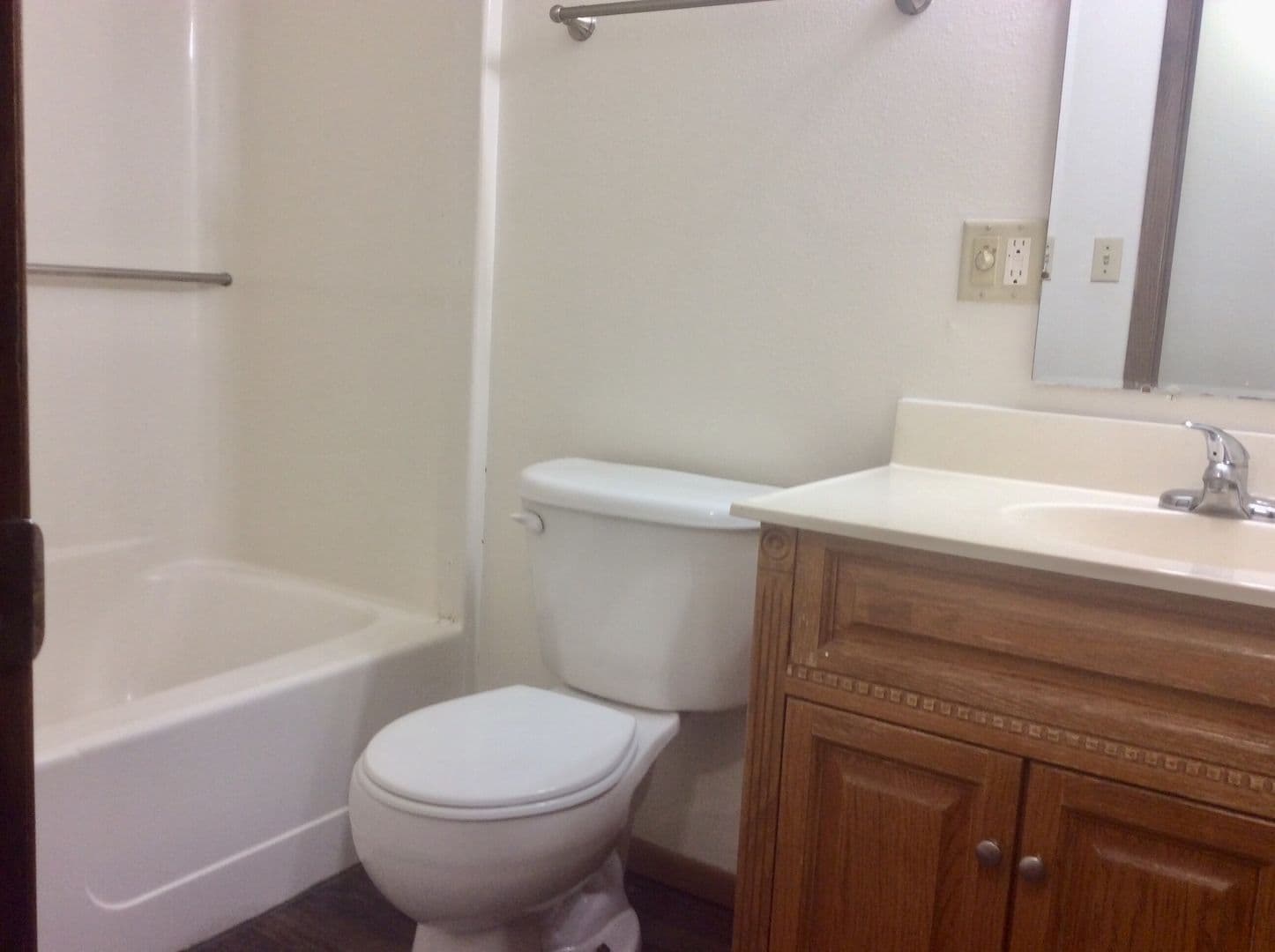 Dickinson Apartment: 338 1st Ave E