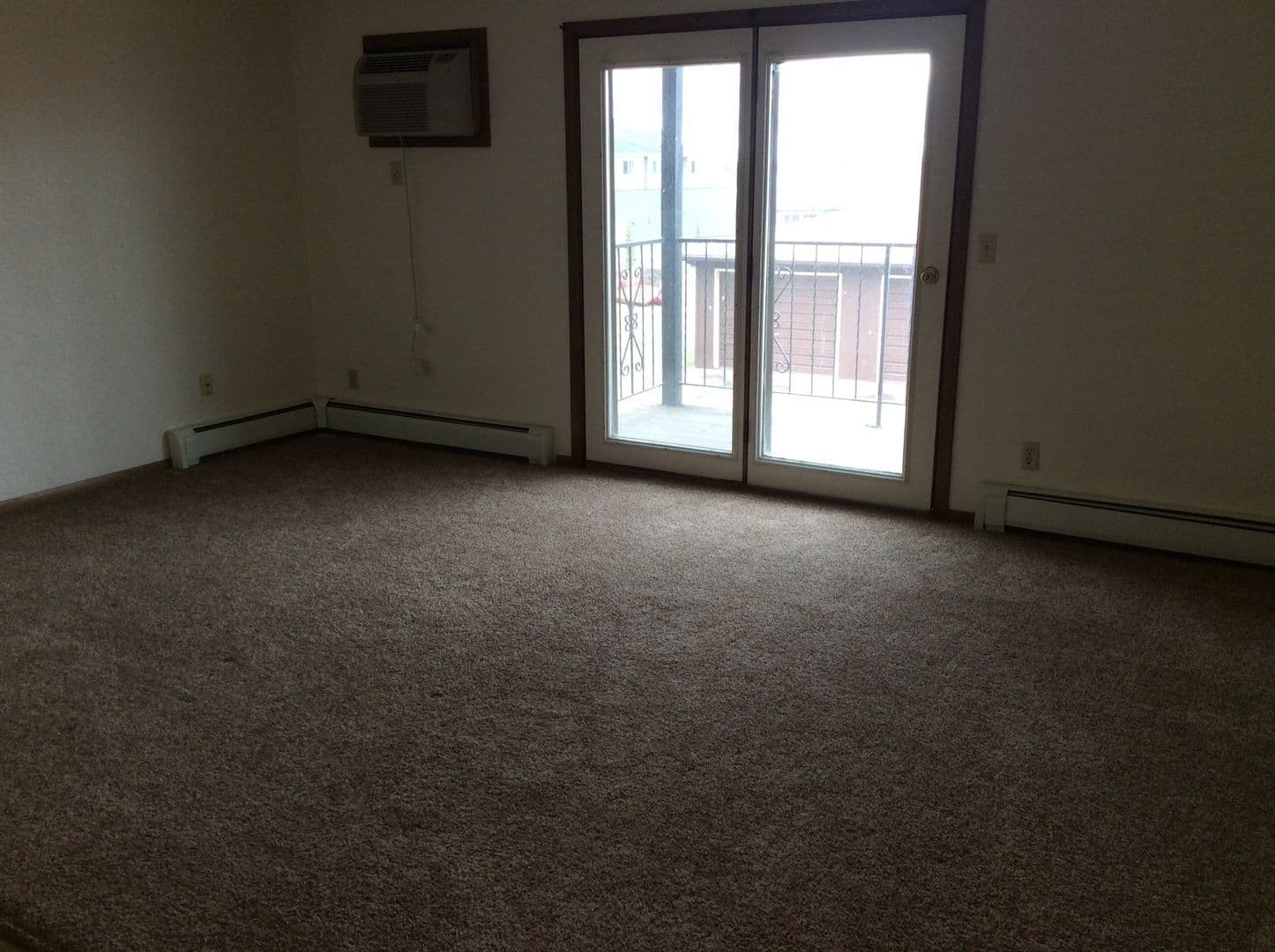 Dickinson Apartment: 1678 Prairie Avenue